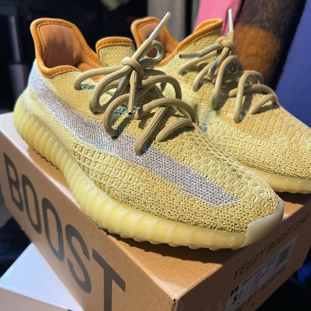YEEZY BOOST 350 V2 “ Marsh”